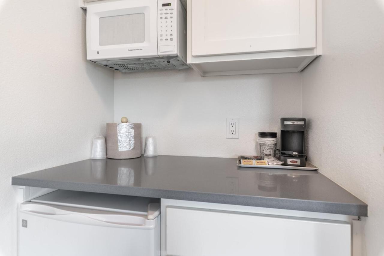 Marshall Suites Bainbridge Island Bagian luar foto